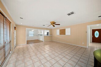 5215 Cheena Dr in Houston, TX - Building Photo - Building Photo