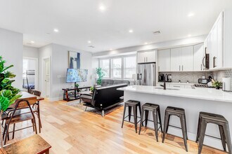 1016 Bennington St in Boston, MA - Building Photo - Building Photo