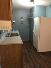 927 Emery Rd-Unit -A302 in Lawrence, KS - Foto de edificio - Building Photo