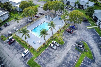 444 NE 206th Ln in Miami, FL - Building Photo - Building Photo