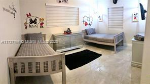 1100 NW 89th St in Miami, FL - Building Photo - Building Photo