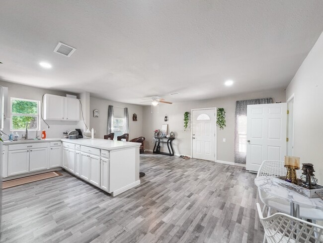 29 Co Rd 2131 in Cleveland, TX - Building Photo - Building Photo