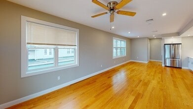 329 Shirley St in Winthrop, MA - Building Photo - Building Photo