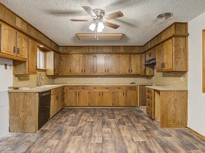 1212 E Broadway St in Brownfield, TX - Foto de edificio - Building Photo