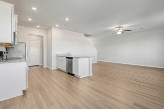 8202 Burnt Orchid Dr in Houston, TX - Building Photo - Building Photo