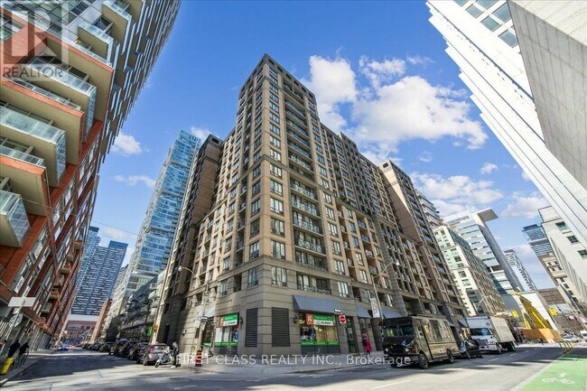 140-140 Simcoe St