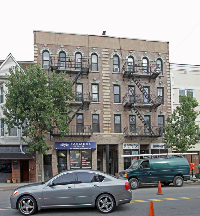 208-210 Harrison Ave in Harrison, NJ - Foto de edificio - Building Photo