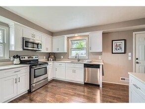 1316 Holdridge Ter in Wayzata, MN - Building Photo - Building Photo