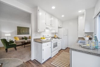 Sutton Place in Westminster, CA - Building Photo - Building Photo