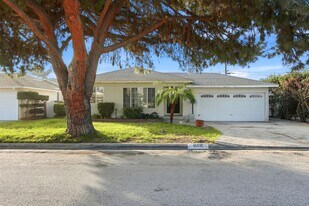 15515 Harvest Ave in Norwalk, CA - Building Photo