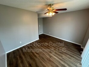 433 Lee Dr in Liberty, MO - Building Photo - Building Photo