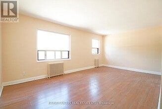 650-650 Dawes Rd in Toronto, ON - Building Photo - Building Photo