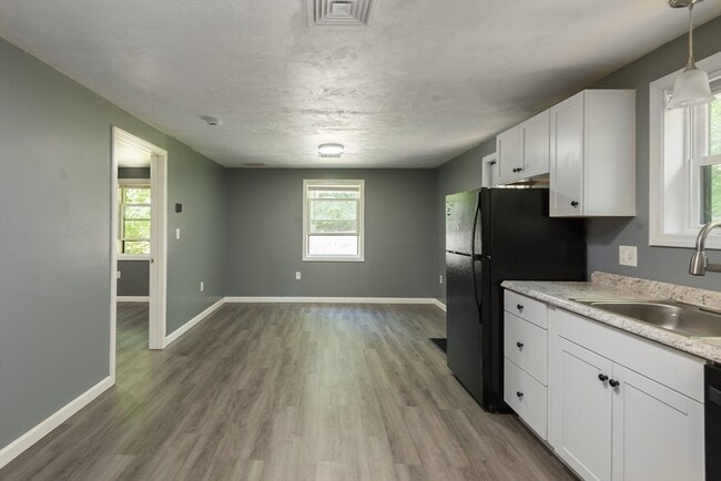 483 Liberty St in Braintree, MA - Building Photo - Building Photo