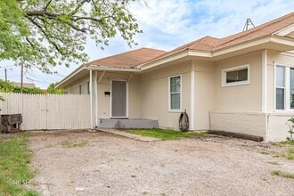 1711 N 3rd St in Abilene, TX - Foto de edificio - Building Photo