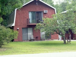 39 Newton Rd in Plaistow, NH - Building Photo - Building Photo