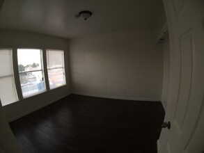 7404 S Western Ave, Unit #2 in Los Angeles, CA - Foto de edificio - Building Photo