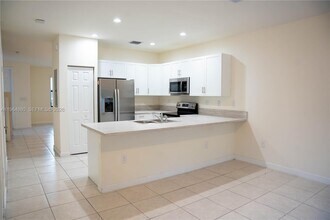 11091 W 32nd Ln in Hialeah, FL - Building Photo - Building Photo