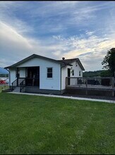 4066 Crossmill Ln in Salem, VA - Foto de edificio - Building Photo