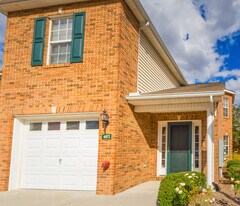 6972 La Christa Way in Knoxville, TN - Building Photo