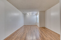 Apartments on the Green in Mesa, AZ - Building Photo - Interior Photo