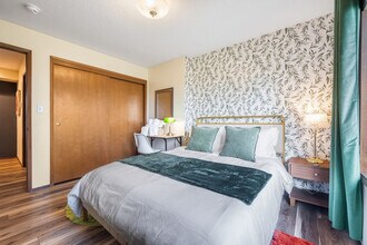 5504 NE 190th St, Unit SI ID1035870P in Kenmore, WA - Foto de edificio - Building Photo