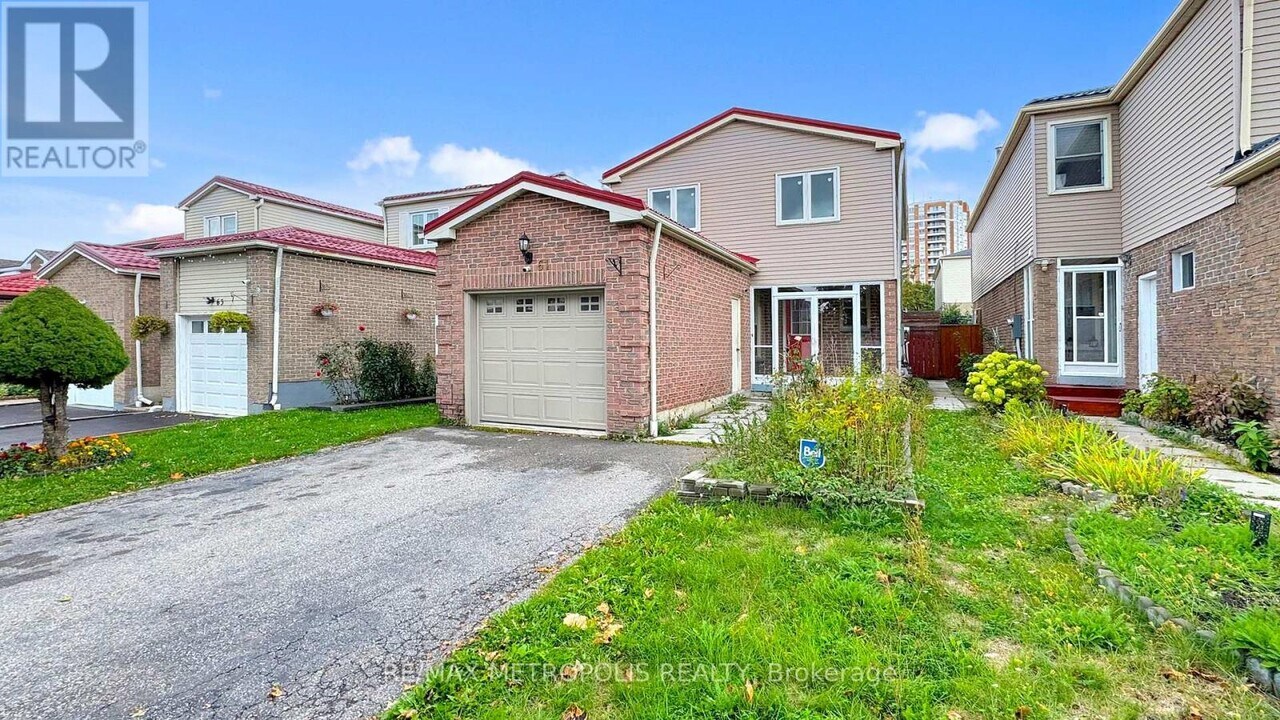 61 Horseshoe Crescent in Toronto, ON - Building Photo