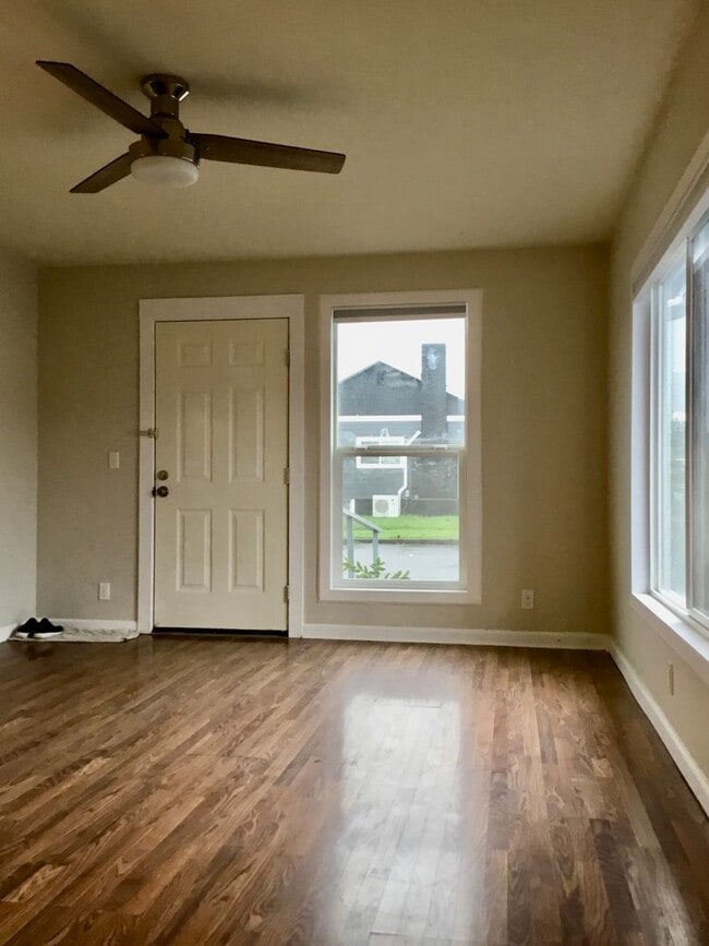 683 N First Ave in Stayton, OR - Building Photo - Building Photo