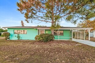 344 Crestwood Ave in Lehigh Acres, FL - Building Photo