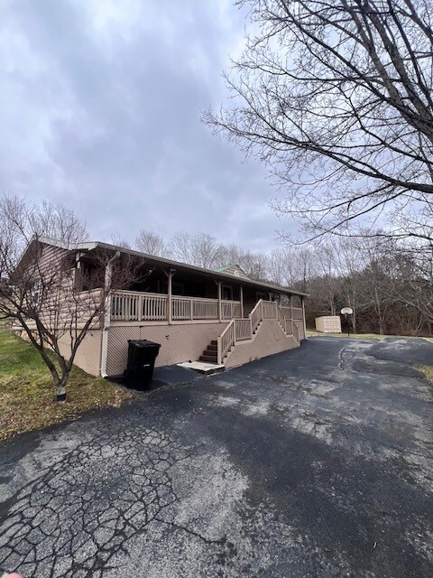 4606 Island Rd in Bristol, TN - Building Photo