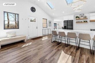 17 Oceanview Rd in Hampton Bays, NY - Building Photo - Building Photo