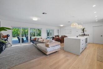 1107 SW 24th Ave in Boynton Beach, FL - Building Photo - Building Photo