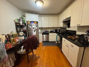 1728 Beacon St, Unit B in Brookline, MA - Building Photo - Building Photo