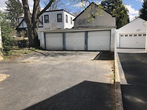 100 Sabine Ave in Narberth, PA - Building Photo - Building Photo