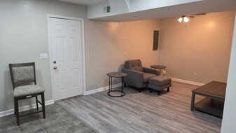 4040 Knollbrook Dr NW in Huntsville, AL - Building Photo