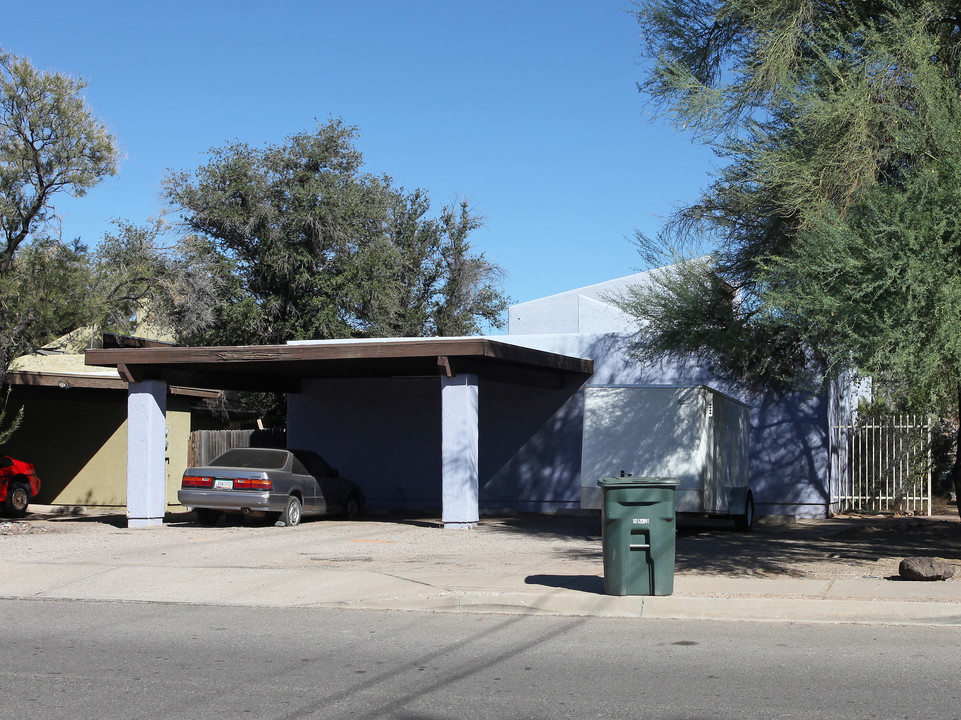 1640-1642 N Belvedere Ave in Tucson, AZ - Building Photo