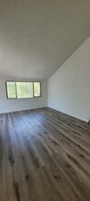 27925 Tyler Ln, Unit #734 in Santa Clarita, CA - Foto de edificio - Building Photo