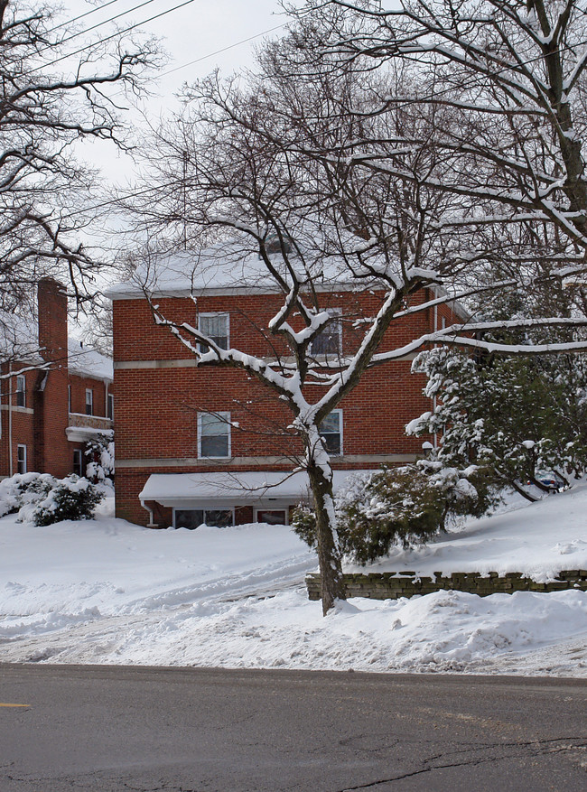 92-96 Merriman Rd in Akron, OH - Foto de edificio - Building Photo