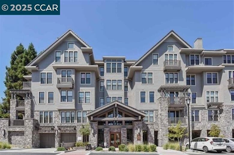 1000 Dewing Ave in Lafayette, CA - Building Photo