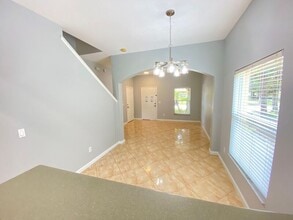 11931 Great Commission Way in Orlando, FL - Foto de edificio - Building Photo