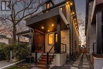 230 Willow Ave in Toronto, ON - Building Photo - Building Photo