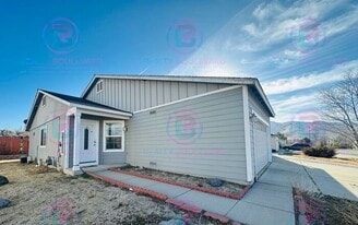 8730 Sunset Breeze Dr in Reno, NV - Building Photo