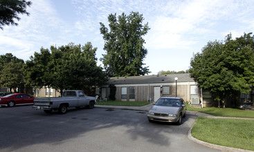 Spring Place Apartments in Lenoir City, TN - Building Photo - Building Photo