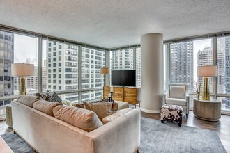 580 N McClurg Ct in Chicago, IL - Building Photo - Building Photo