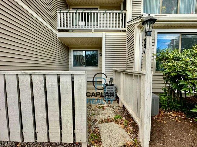 470 Whalley Ave, Unit V