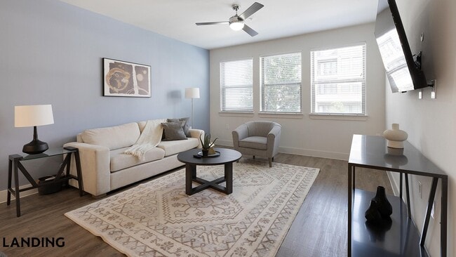 502 E College St, Unit 225
