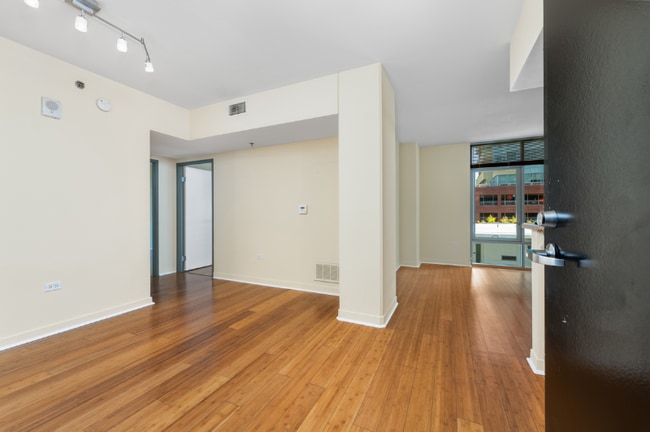 425 W Beech St in San Diego, CA - Building Photo - Building Photo