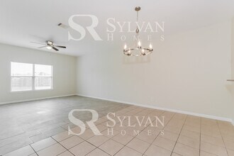 137 Robertson Ln in Jarrell, TX - Building Photo - Building Photo
