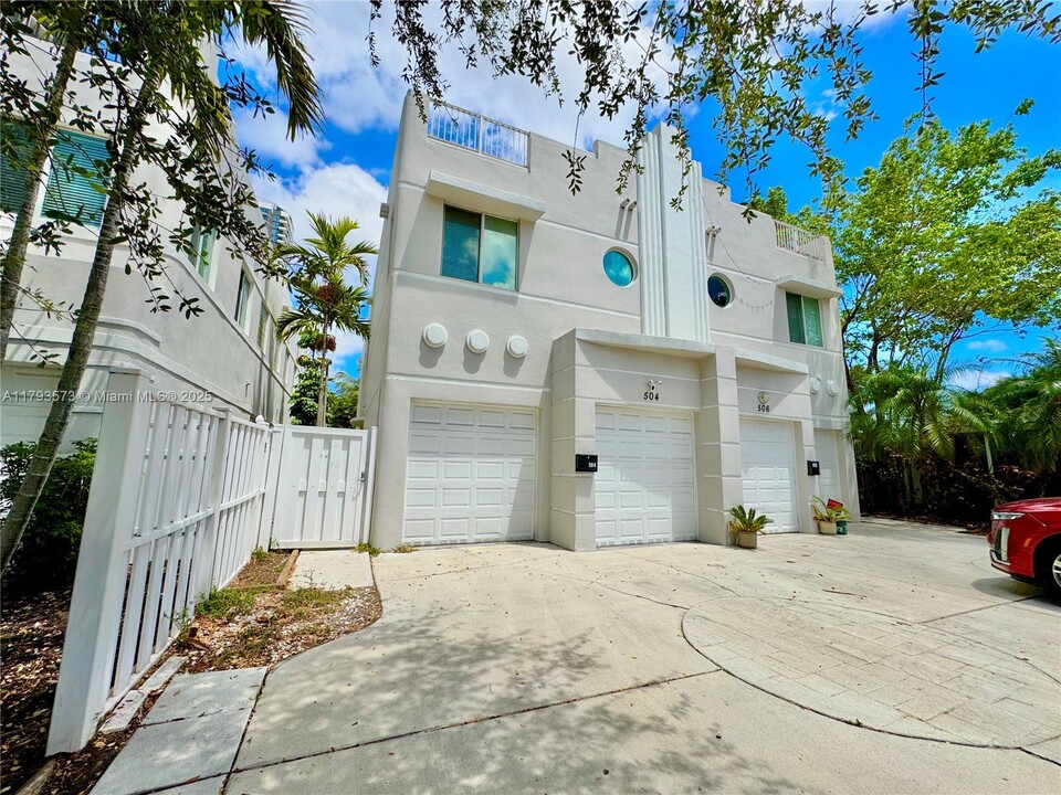 504 SW 4th Ave in Fort Lauderdale, FL - Building Photo
