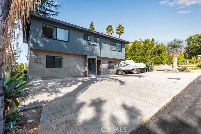901 Micheltorena St in Los Angeles, CA - Building Photo