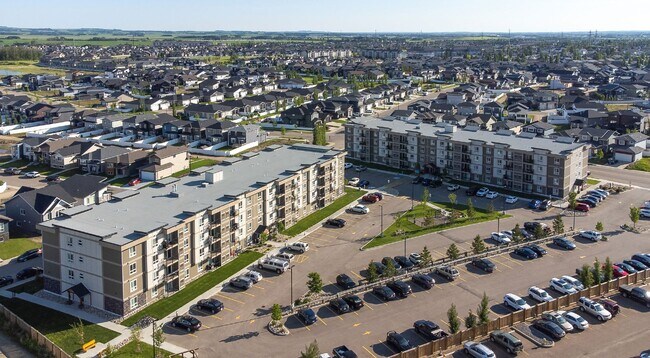 Laredo Grande in Red Deer, AB - Building Photo - Building Photo
